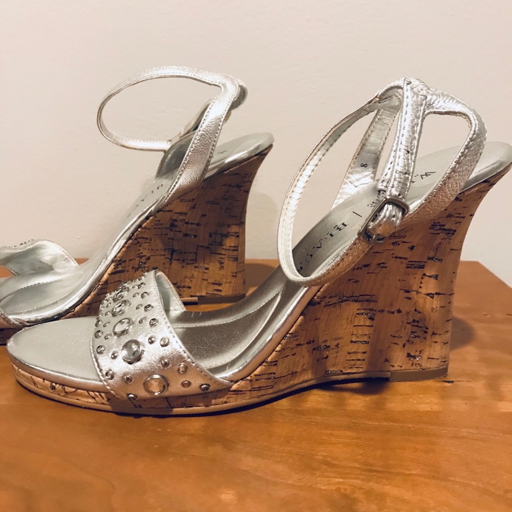 5 for $25 🎁 WHBM Silver Cork Wedges size 8